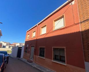 Exterior view of House or chalet for sale in Fuente de Pedro Naharro  with Heating