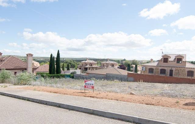 Terreno residencial en Venta en Calle del Alimoche en Layos