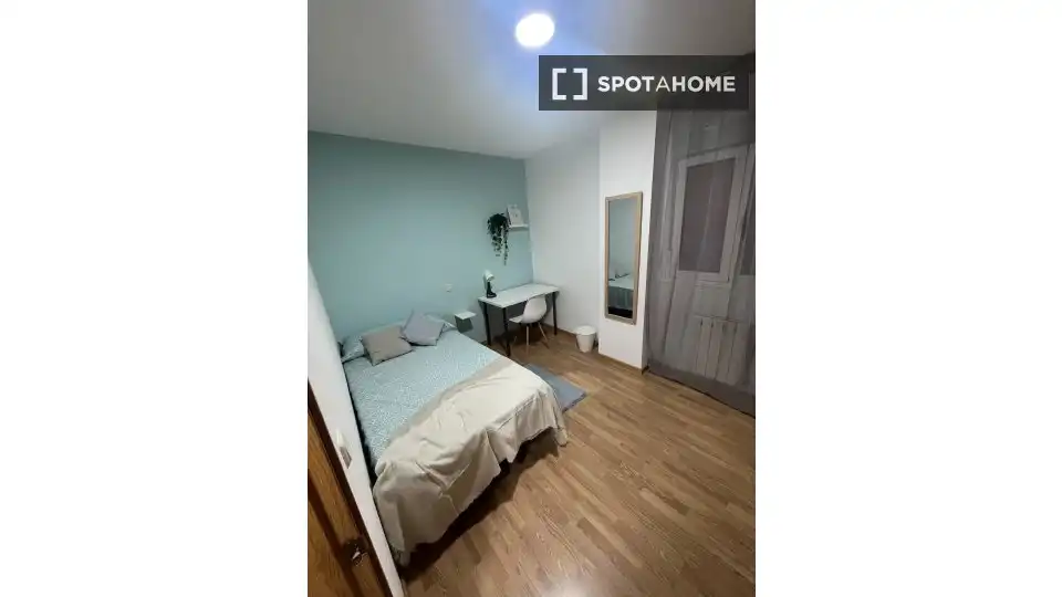 Bedroom of Flat for share in Getafe  with Air Conditioner, Heating and Furnished
