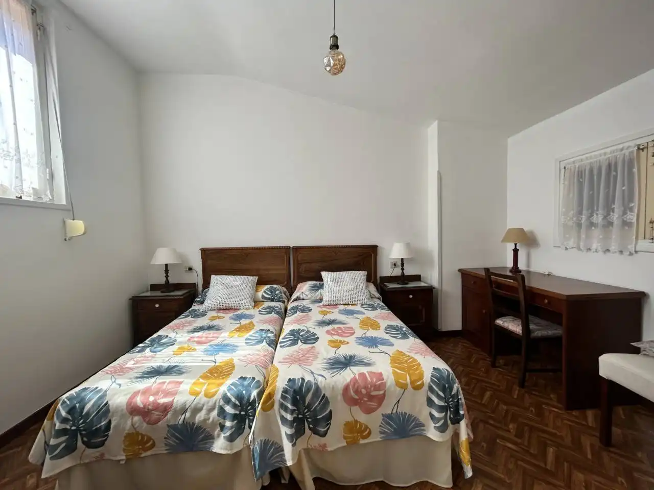 Schlafzimmer von Haus oder Chalet zum Verkauf in Llanes mit Heizung, Privatgarten und Terrasse