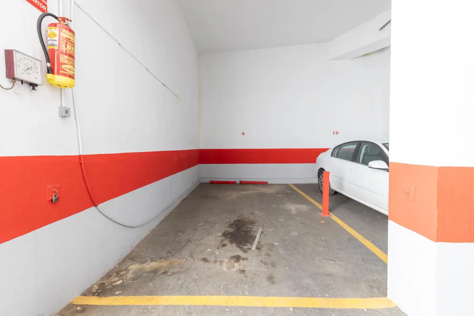 Parking de Planta baja en venta en Granada con Aire acondicionado, Calefacción y Amueblado