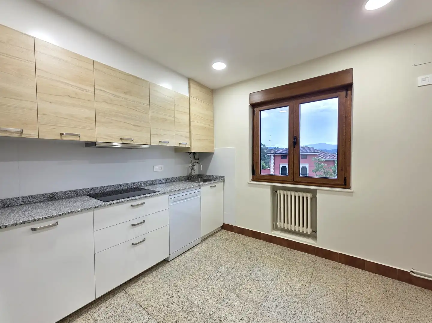 Cuina de Casa o xalet de lloguer en Siero amb Calefacció, Parquet i Terrassa