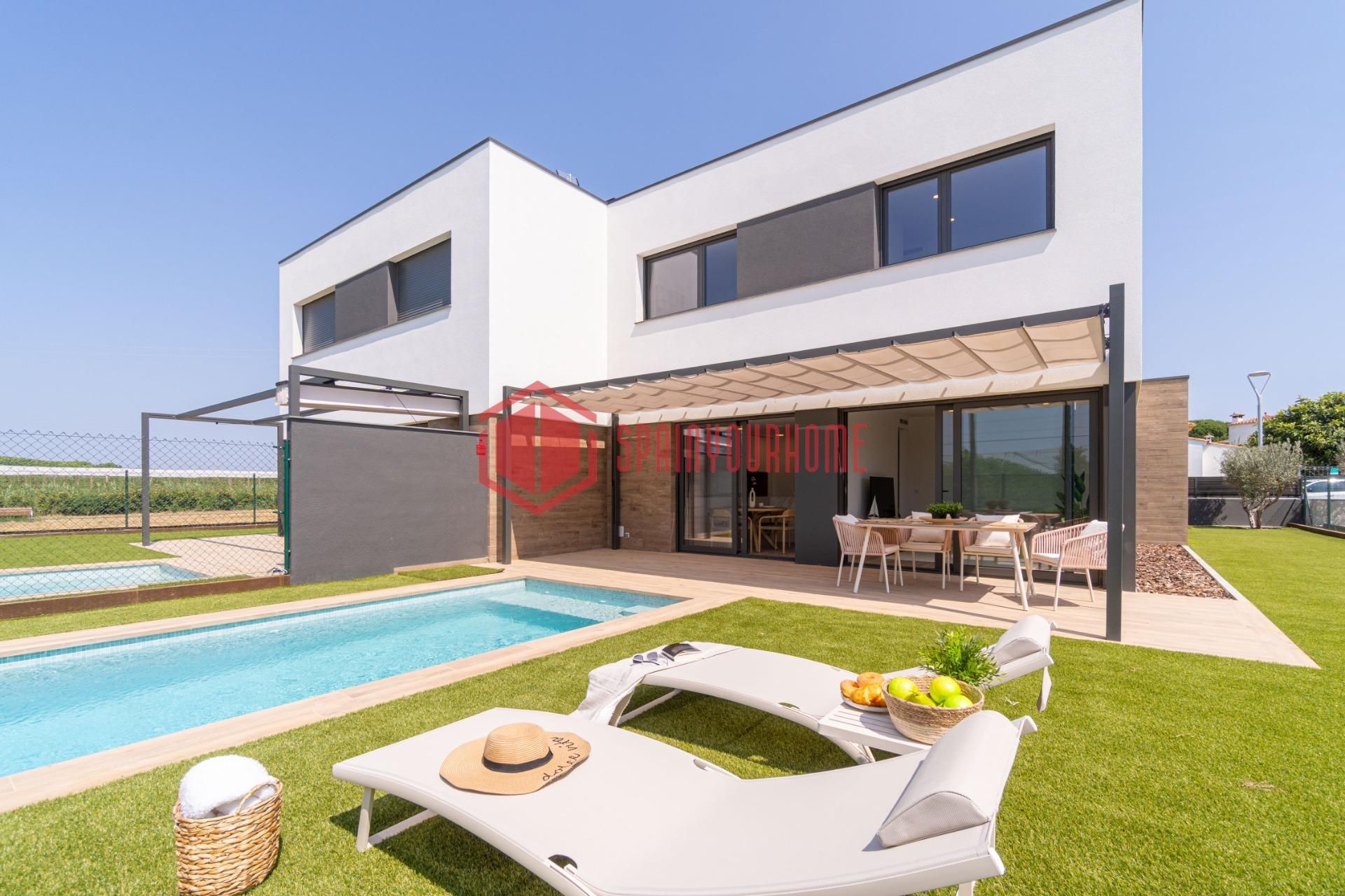 Vista exterior de Casa o xalet en venda en Sant Pere Pescador amb Aire condicionat, Calefacció i Jardí privat