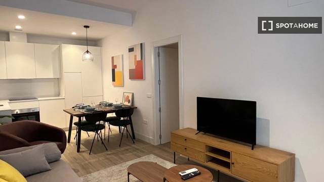 Piso en Alquiler en Cuatro Caminos - Azca