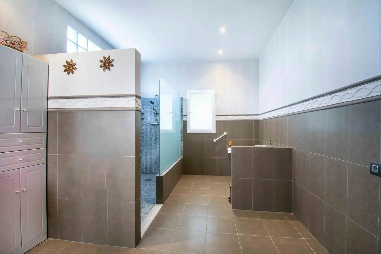 Bany de Casa o xalet en venda en L'Alfàs del Pi amb Terrassa, Piscina i Moblat