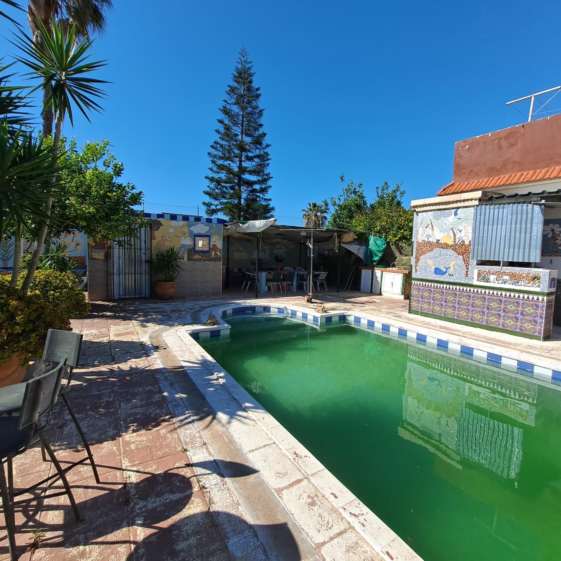 Swimming pool of House or chalet for sale in Chipiona  with Private garden, Storage room and Swimming Pool