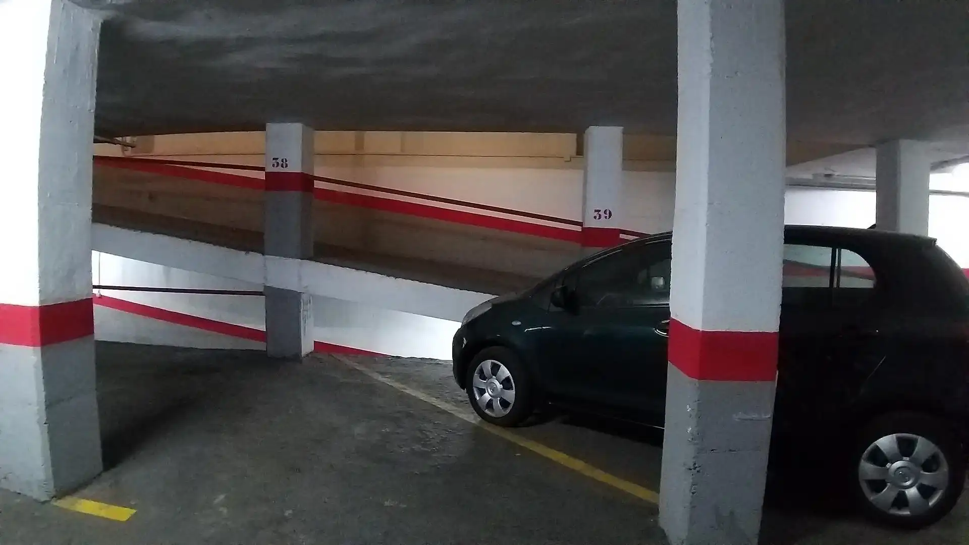 Parkplatz von Garage zur Miete in Granada