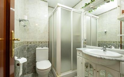 Bathroom of Flat for sale in  Granada Capital  with Heating