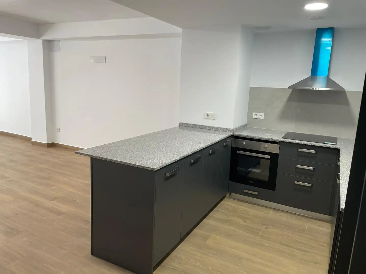 Cocina de Planta baja en venta en Elche / Elx con Aire acondicionado, Terraza y Horno