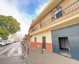 Exterior view of Single-family semi-detached for sale in  Sevilla Capital  with Terrace and Balcony