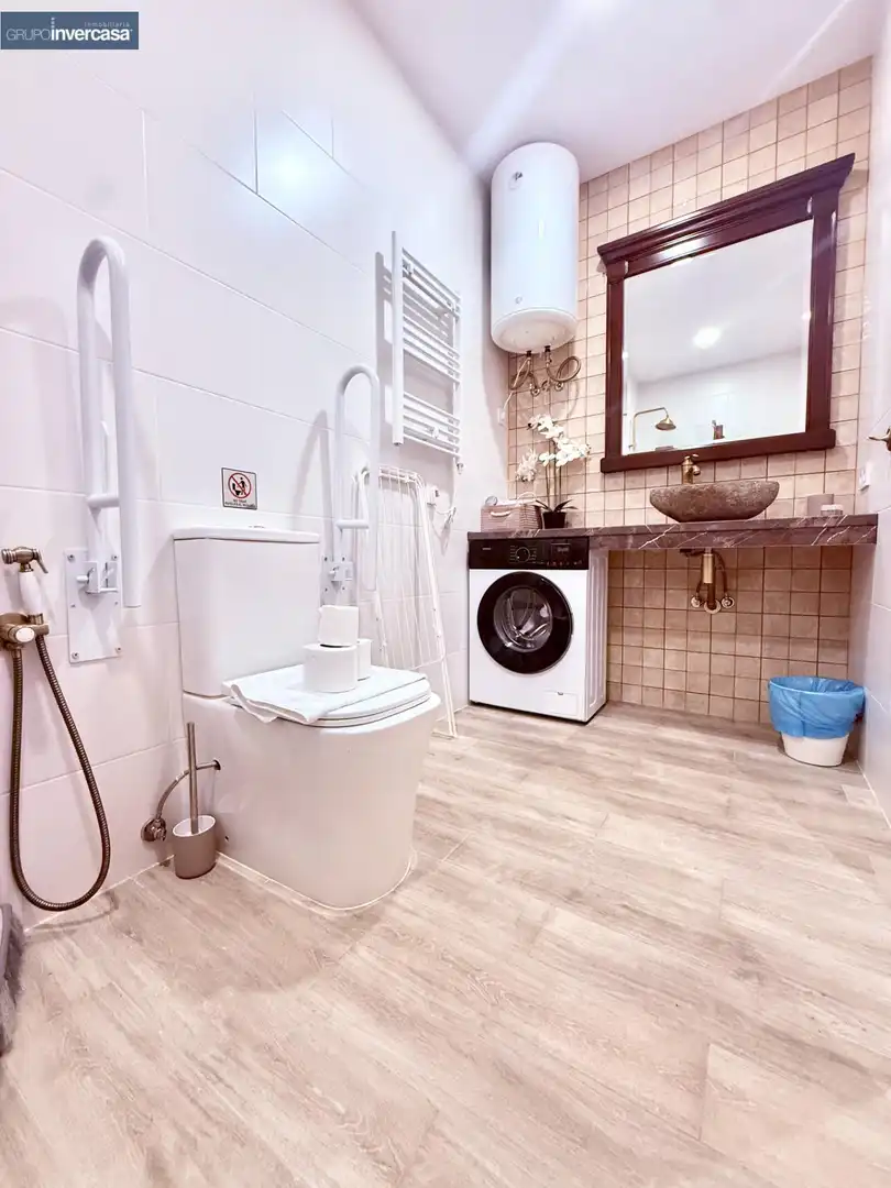 Bany de Apartament en venda en Valencia amb Calefacció