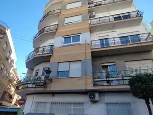 Vista exterior de Piso de alquiler en Alcantarilla con Trastero, Horno y Balcón
