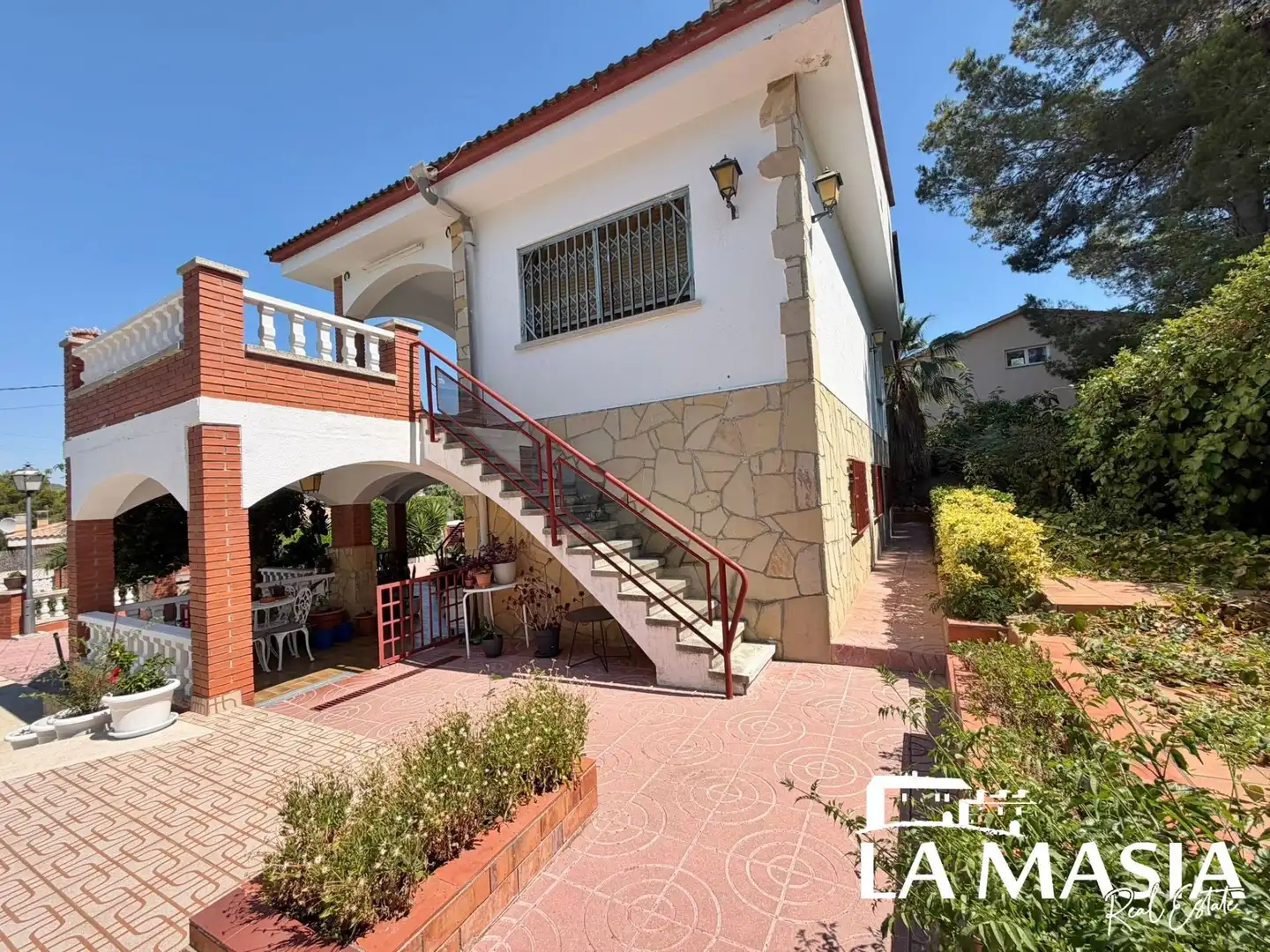 Vista exterior de Casa o xalet en venda en Olivella amb Calefacció, Jardí privat i Terrassa