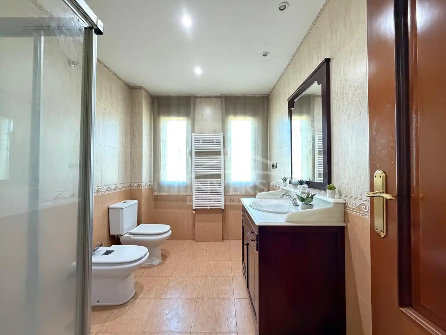 Baño de Casa o chalet en venta en Maracena con Aire acondicionado, Calefacción y Jardín privado