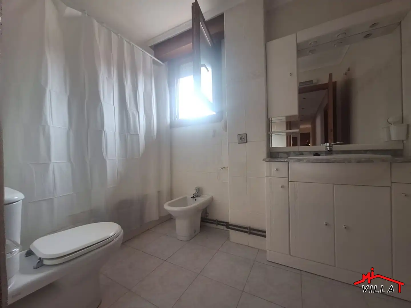 Baño de Piso de alquiler en Ramales de la Victoria con Calefacción, Amueblado y Balcón
