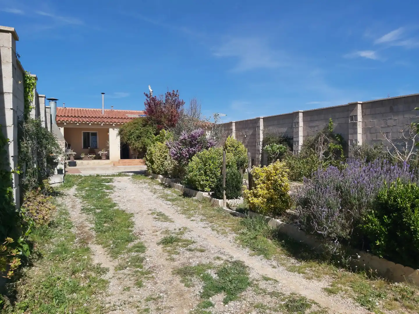 Houses for sale in Pozohondo  with Furnished
