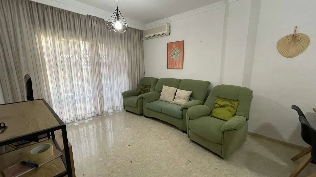Living room of Flat for rent in Granada  with Air Conditioner, Heating and Terrace