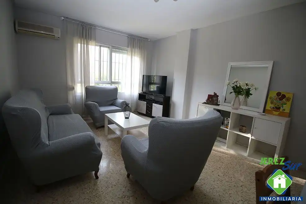 Living room of Flat for rent in Jerez de la Frontera  with Air Conditioner, Heating and Storage room