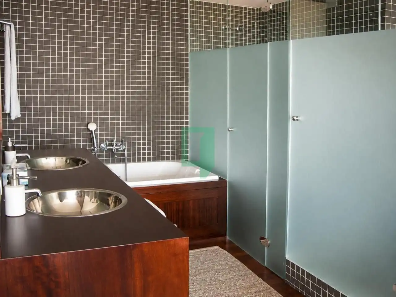 Baño de Piso de alquiler en Barcelona con Aire acondicionado y Terraza