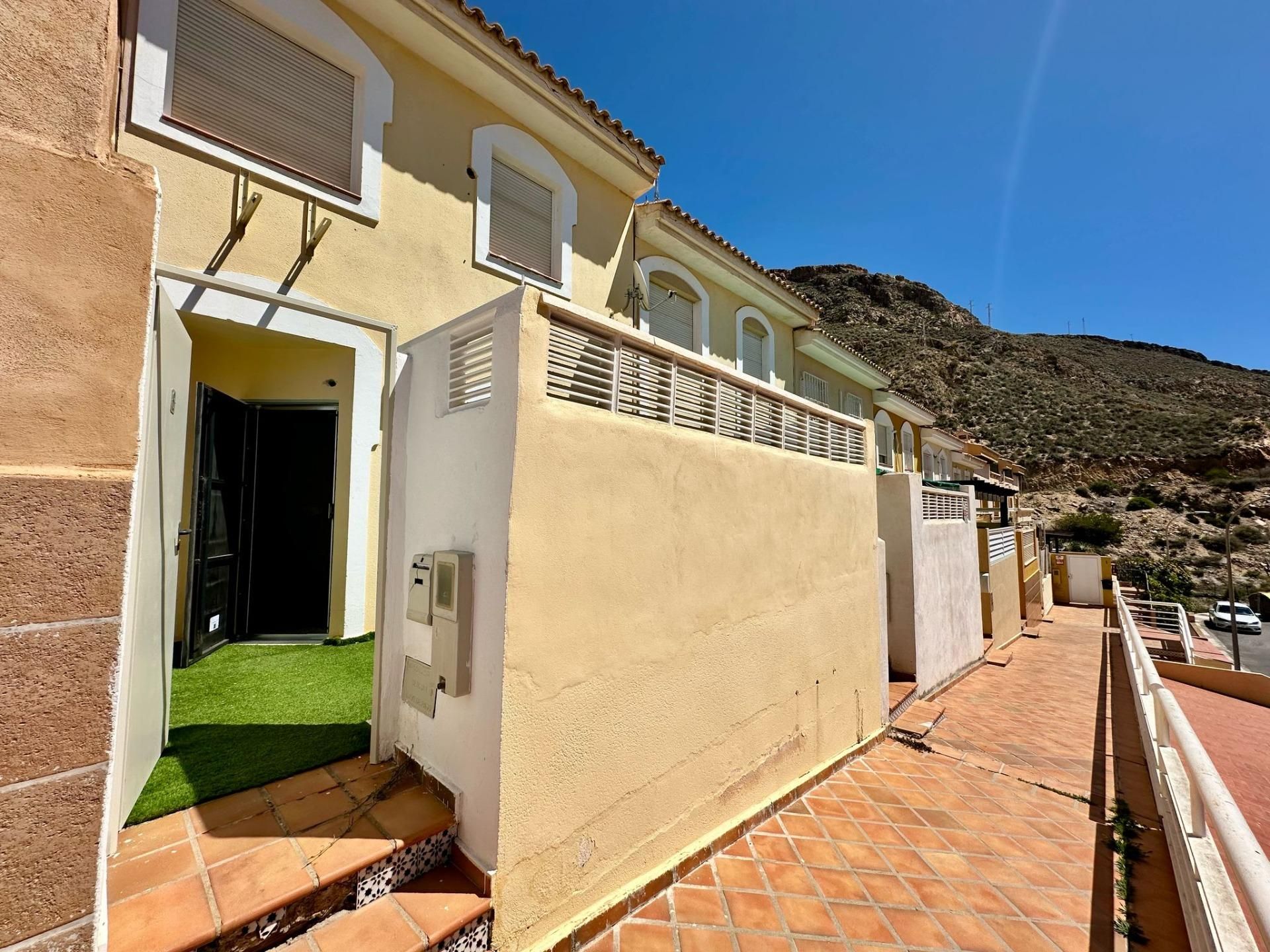Exterior view of Duplex for sale in Roquetas de Mar  with Terrace