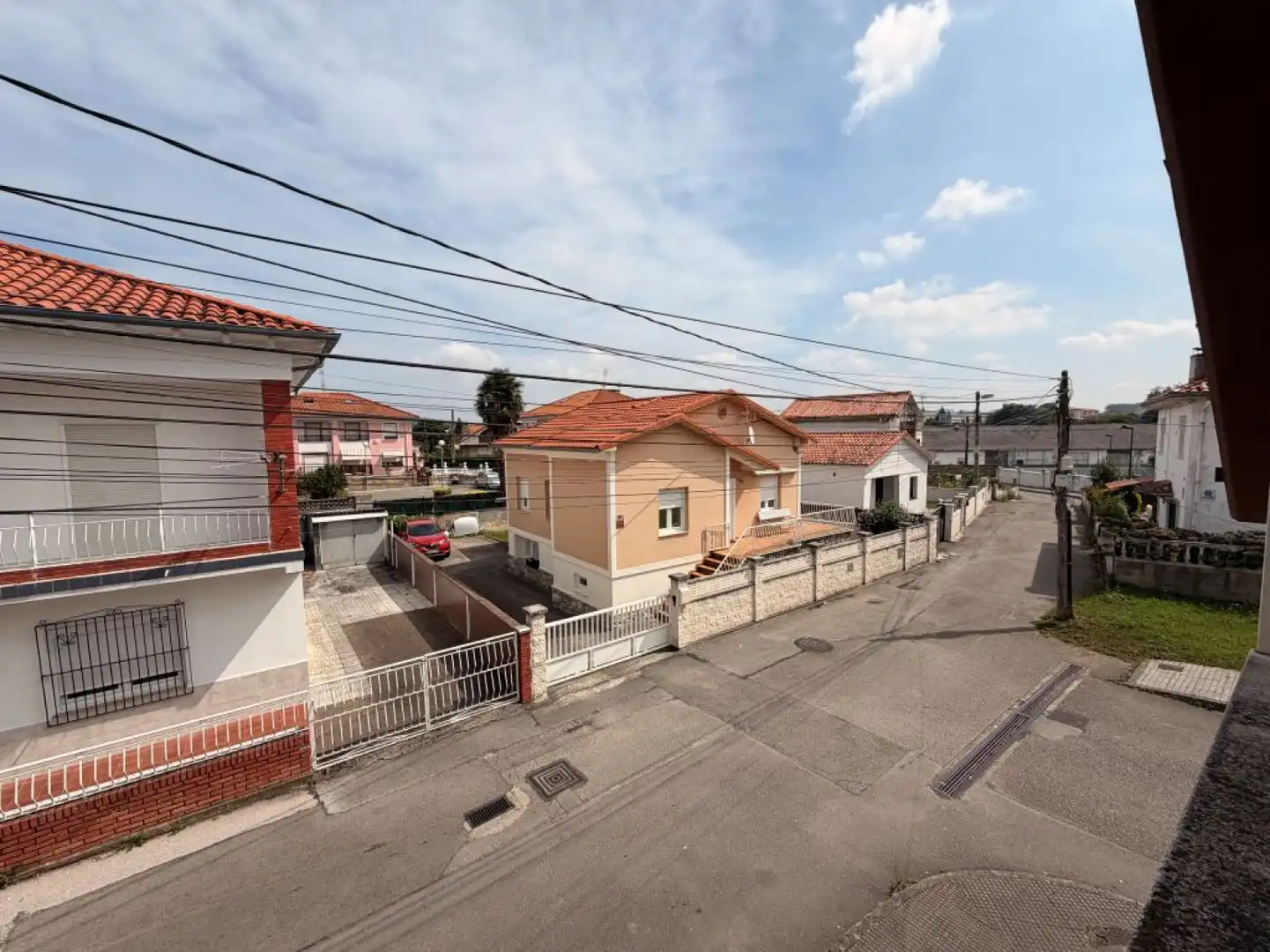 Vista exterior de Casa o chalet en venta en Torrelavega  con Calefacción, Jardín privado y Parquet
