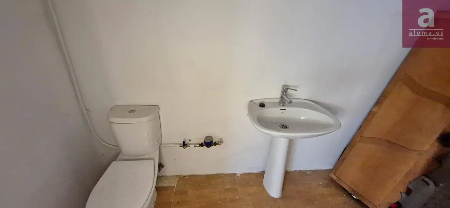 Geschaftsraum zur Miete in Avenida de Portugal, Centro