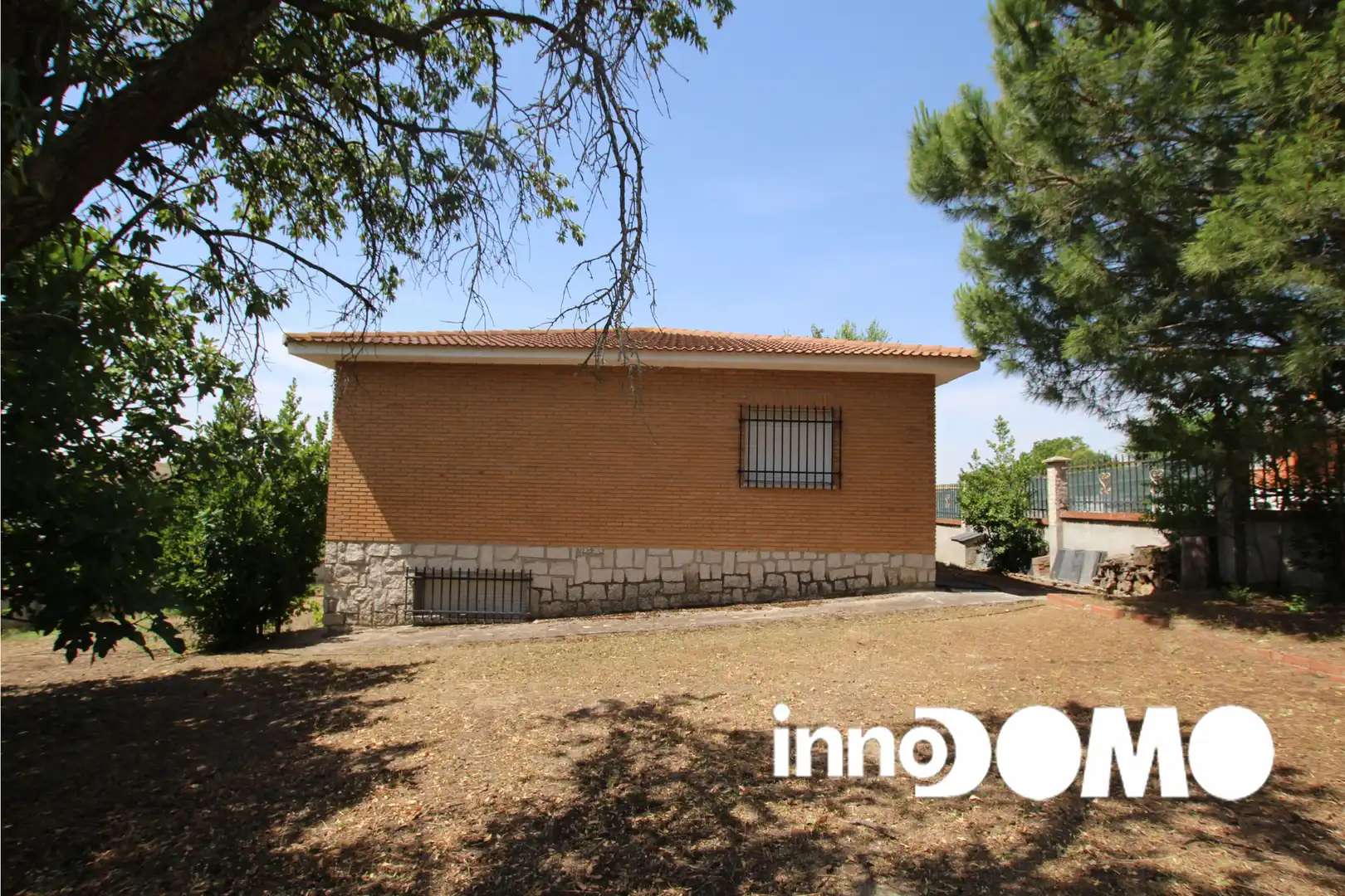 Exterior view of Houses for sale in El Viso de San Juan  with Heating, Private garden and Terrace