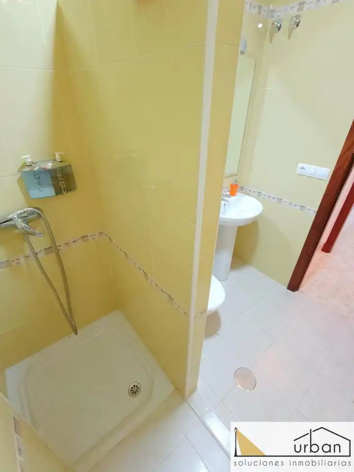 Flat for sale in De Granada, Chipiona Norte