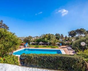 Jardí de Dúplex en venda en Sotogrande amb Aire condicionat, Terrassa i Traster