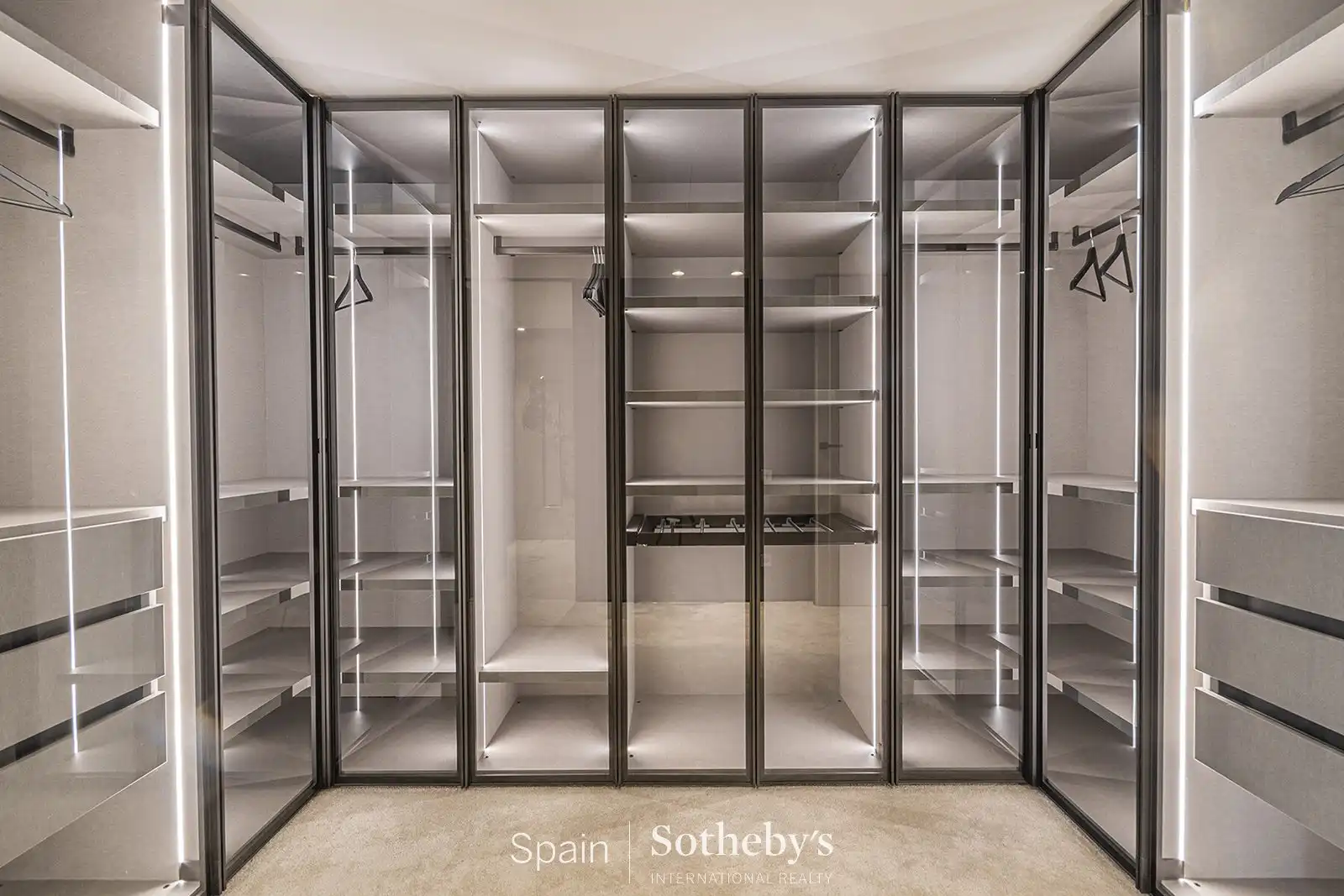 Apartamento con piscina en venta en Les Corts, imagen 24