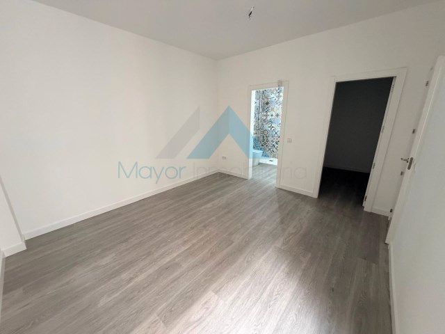 Living room of Flat for sale in  Madrid Capital  with Air Conditioner, Heating and Parquet flooring