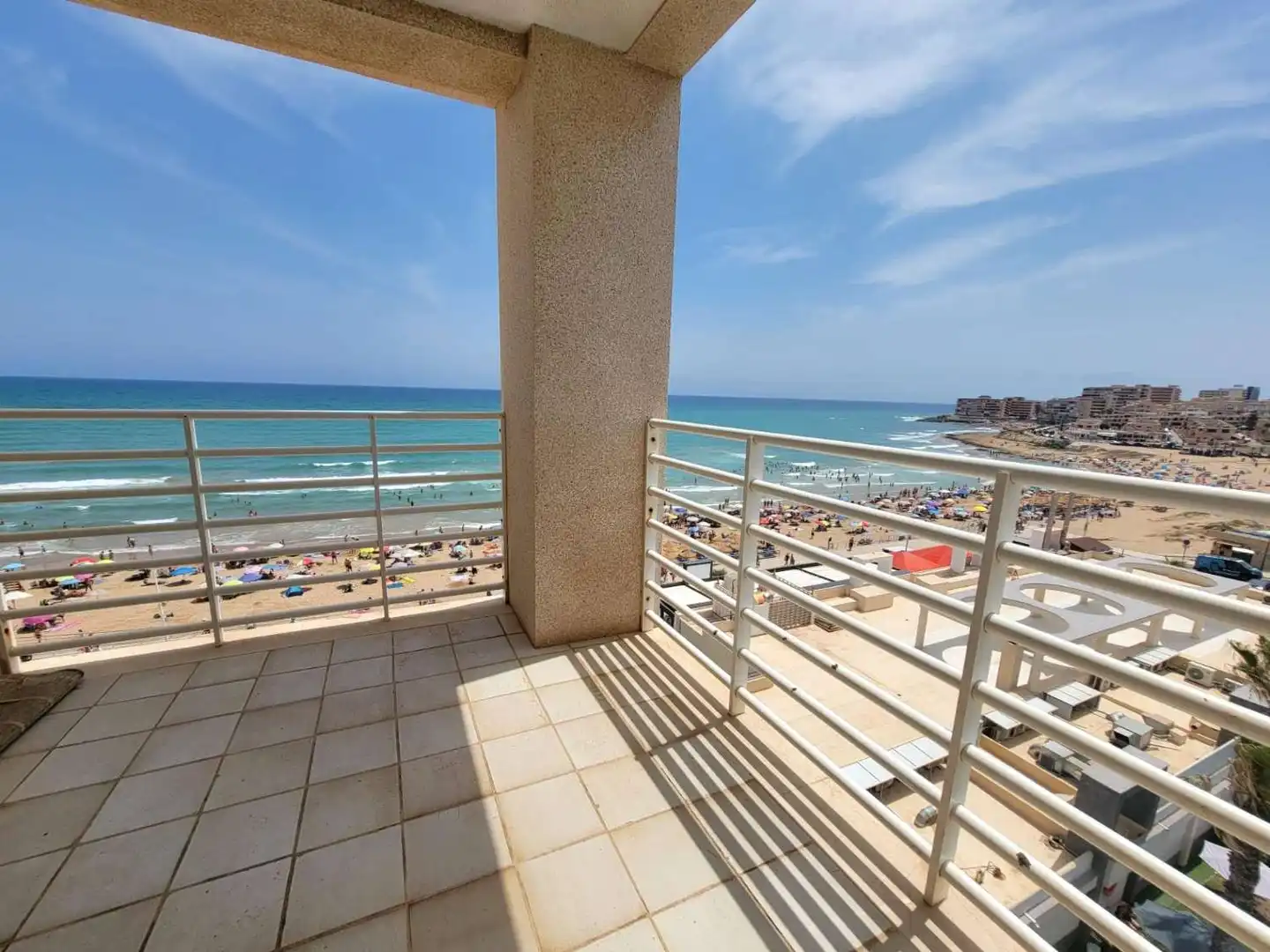 Dormitori de Apartament en venda en Torrevieja amb Terrassa, Piscina i Moblat