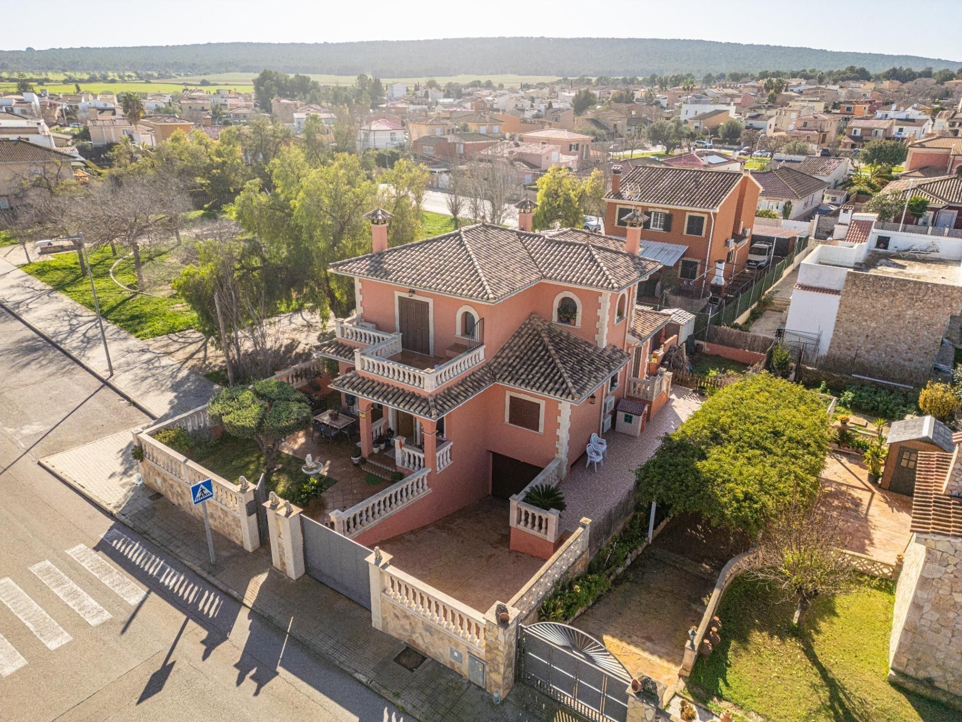 Vista exterior de Casa o xalet en venda en Calvià amb Aire condicionat, Calefacció i Jardí privat