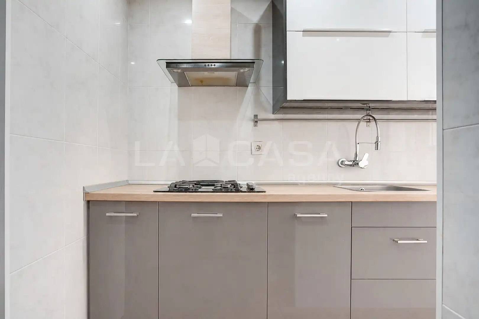 Kitchen of Flat for sale in Cornellà de Llobregat  with Balcony