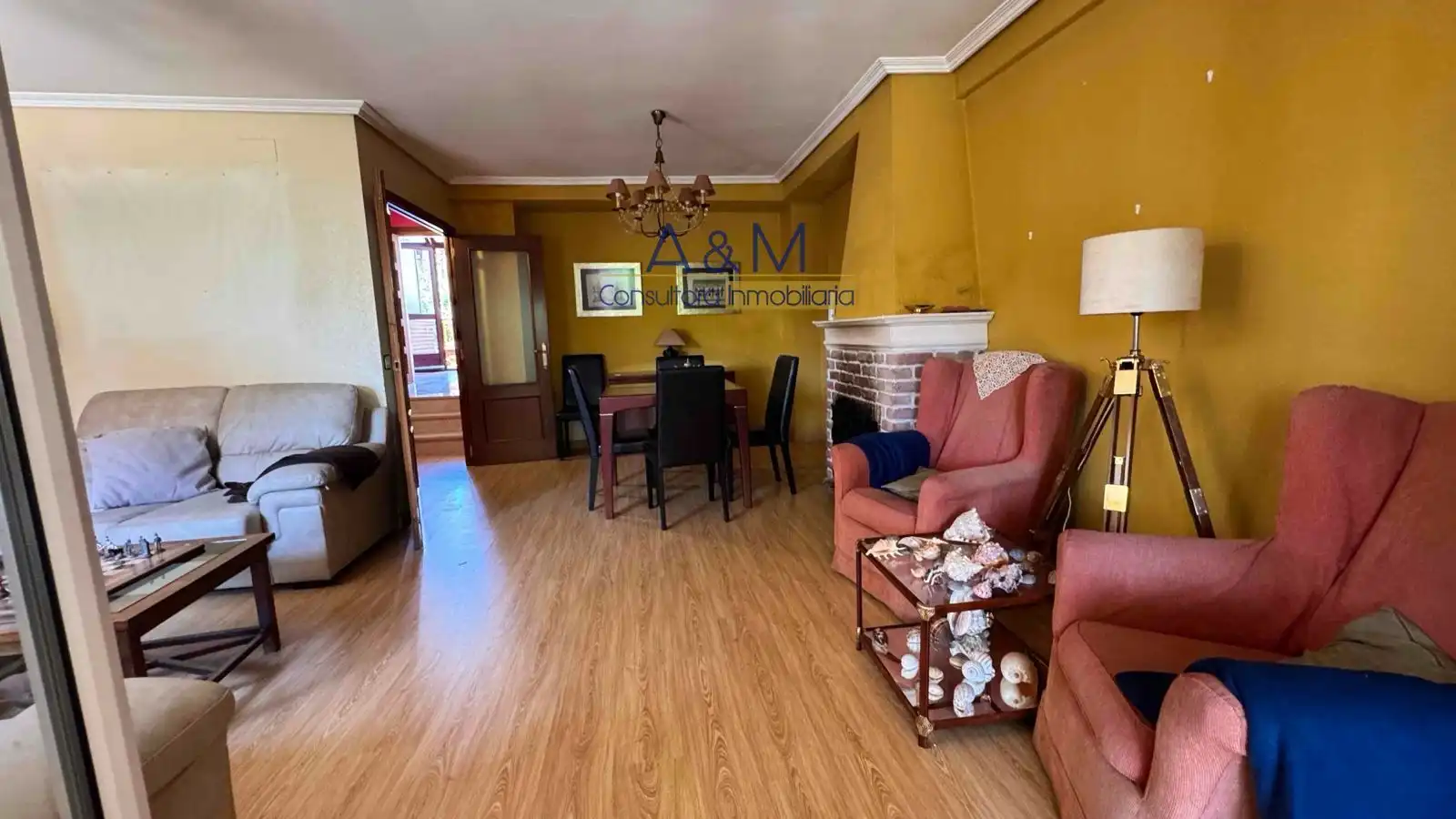 Vista exterior de Casa adosada en venta en Cistérniga con Calefacción, Jardín privado y Terraza