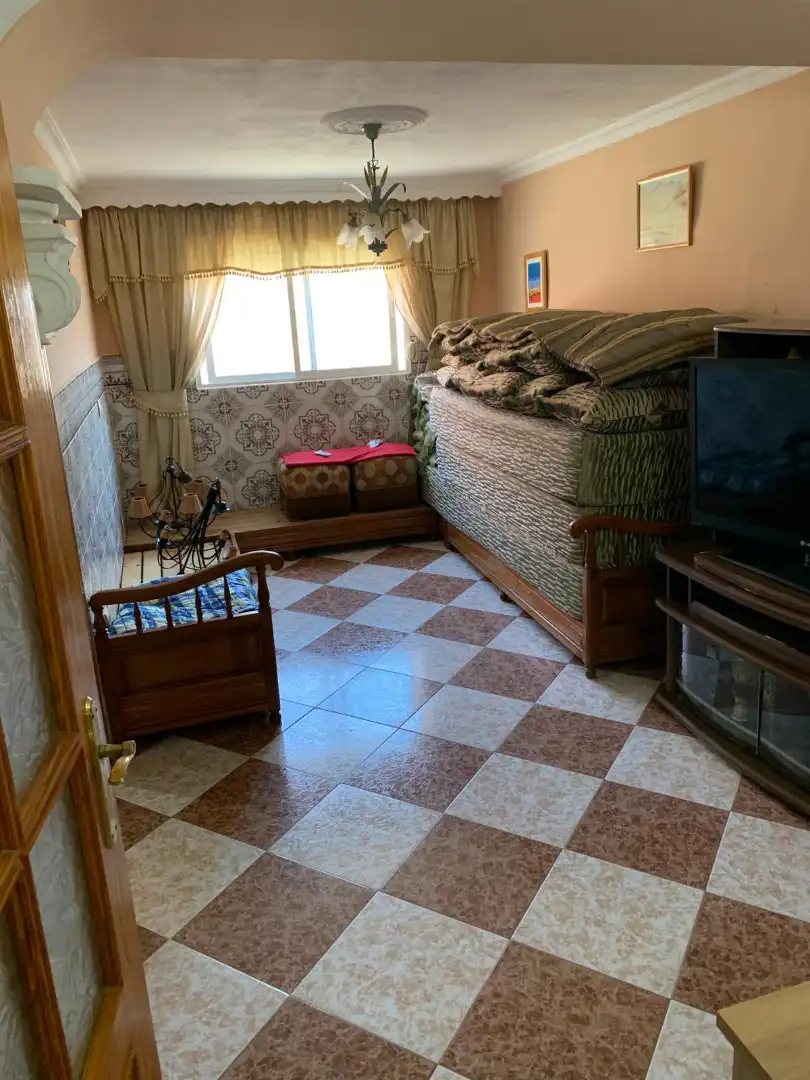 Dormitori de Casa o xalet en venda en Algeciras amb Aire condicionat, Moblat i Forn