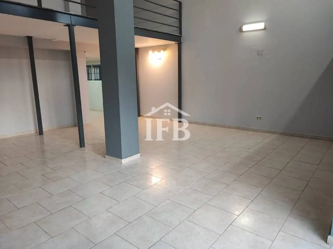 Local comercial en venta en Avenida Augusto Vázquez, imagen 8