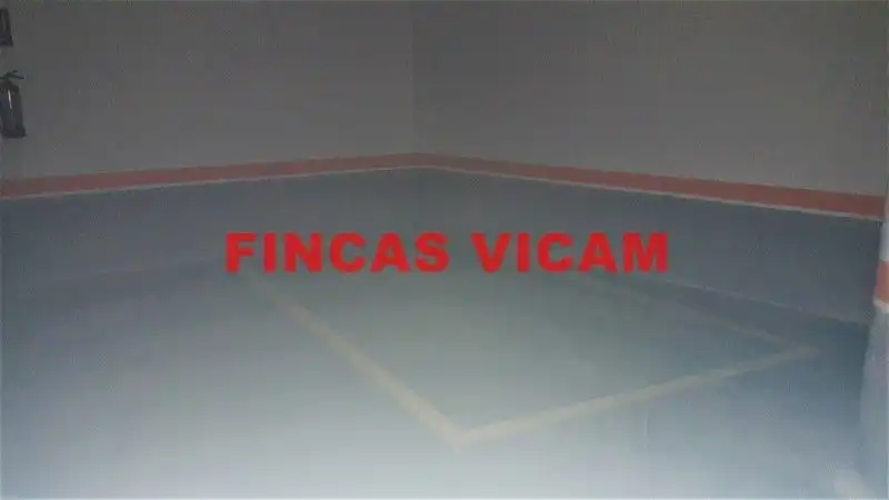 Dormitori de Garatge en venda en Huesca