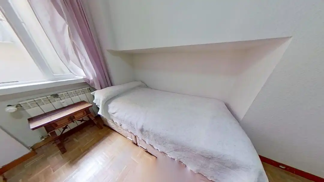 Bedroom of Flat for rent in Madrid  with Heating, Private garden and Swimming Pool
