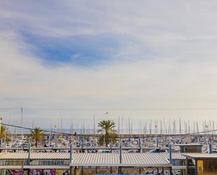 Vista exterior de Casa adosada en venda en El Masnou amb Terrassa i Balcó