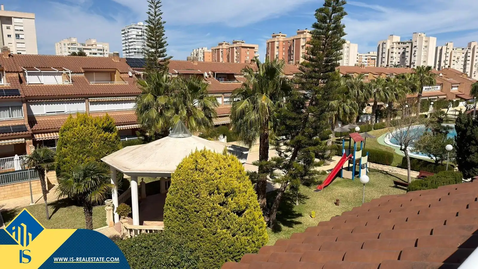 Casa o xalet en venda en Alicante / Alacant amb Terrassa, Moblat i Piscina comunitària