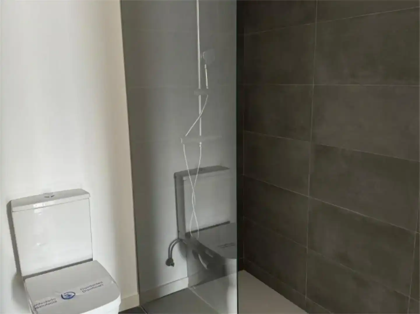 Bathroom of Flat for sale in Badalona  with Air Conditioner, Swimming Pool and Balcony