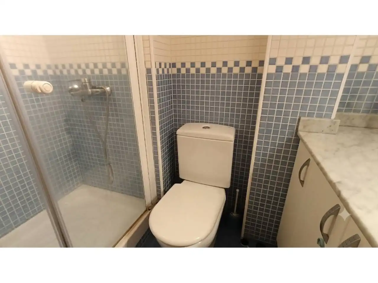 Baño de Dúplex en venta en Berga con Calefacción, Trastero y Balcón