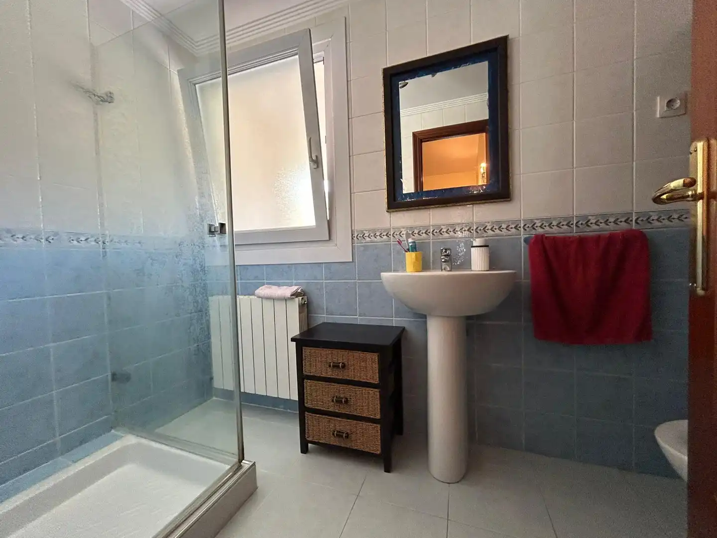 Baño de Casa adosada en venta en Artziniega con Calefacción, Jardín privado y Terraza