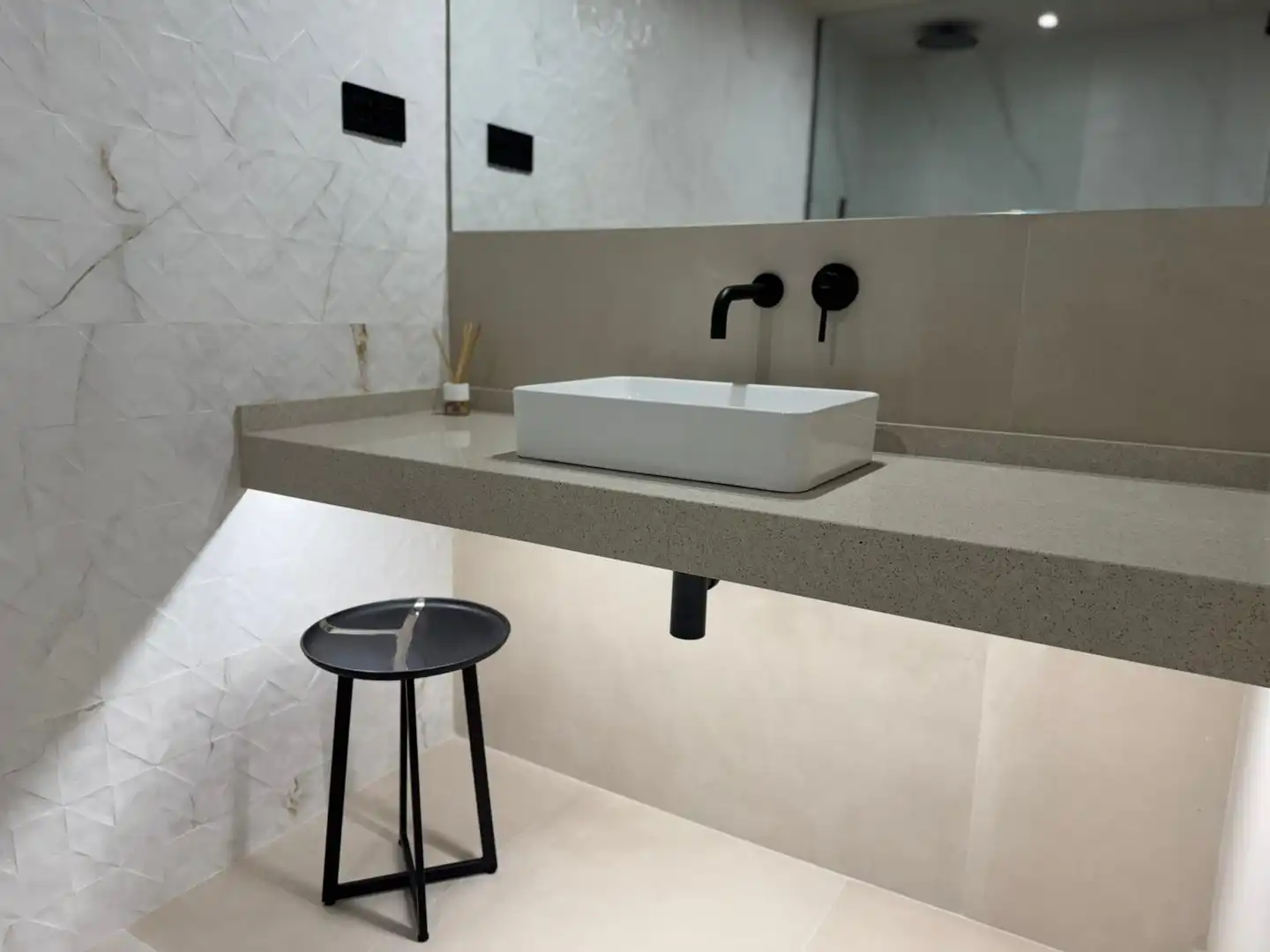 Baño de Piso de alquiler en Barcelona con Aire acondicionado, Calefacción y Amueblado