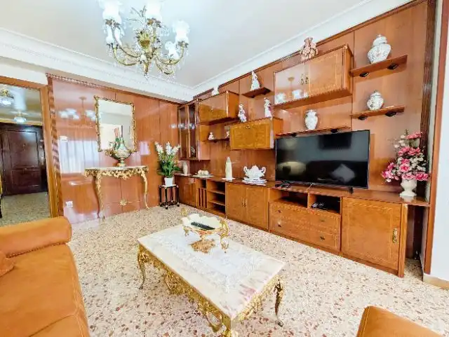 Sala d'estar de Pis en venda en  Zaragoza Capital amb Calefacció i Terrassa
