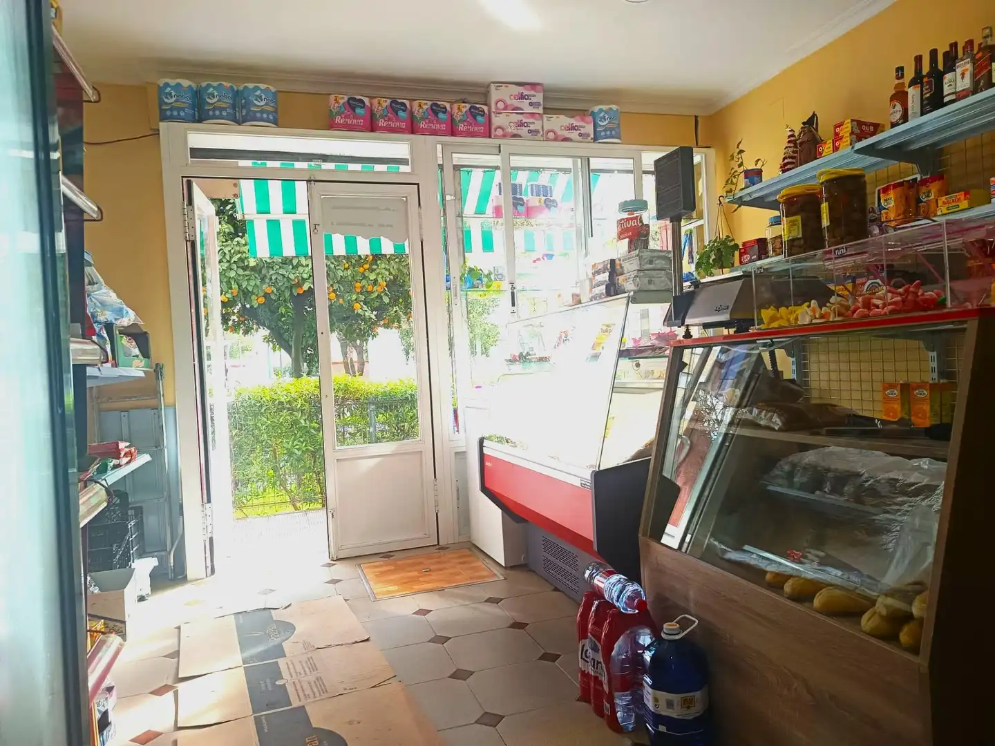 Commercial properties for sale in Sevilla  with Air Conditioner