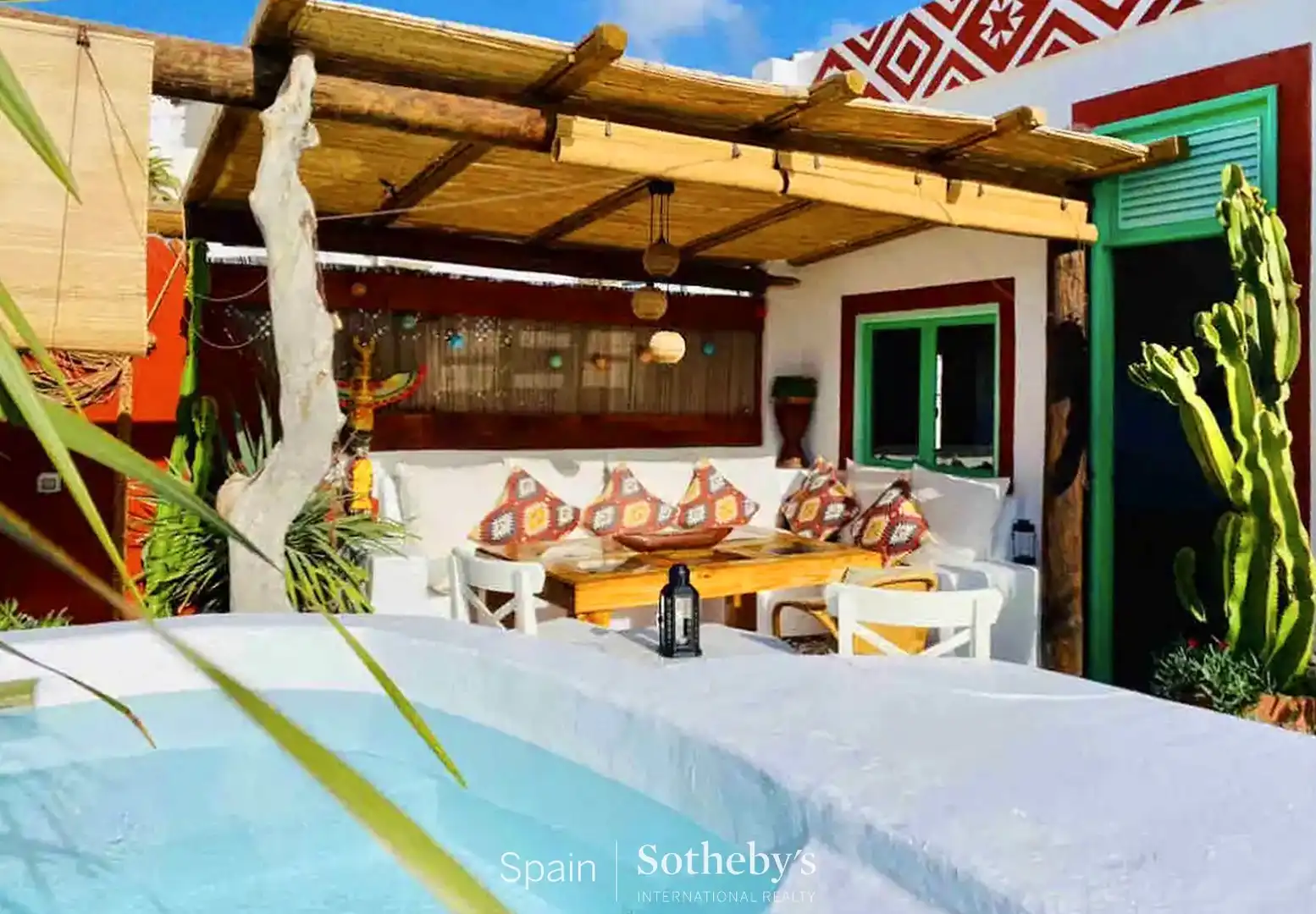 Terrasse von Einfamilien-Reihenhaus zum Verkauf in Agaete mit Klimaanlage, Privatgarten und Terrasse