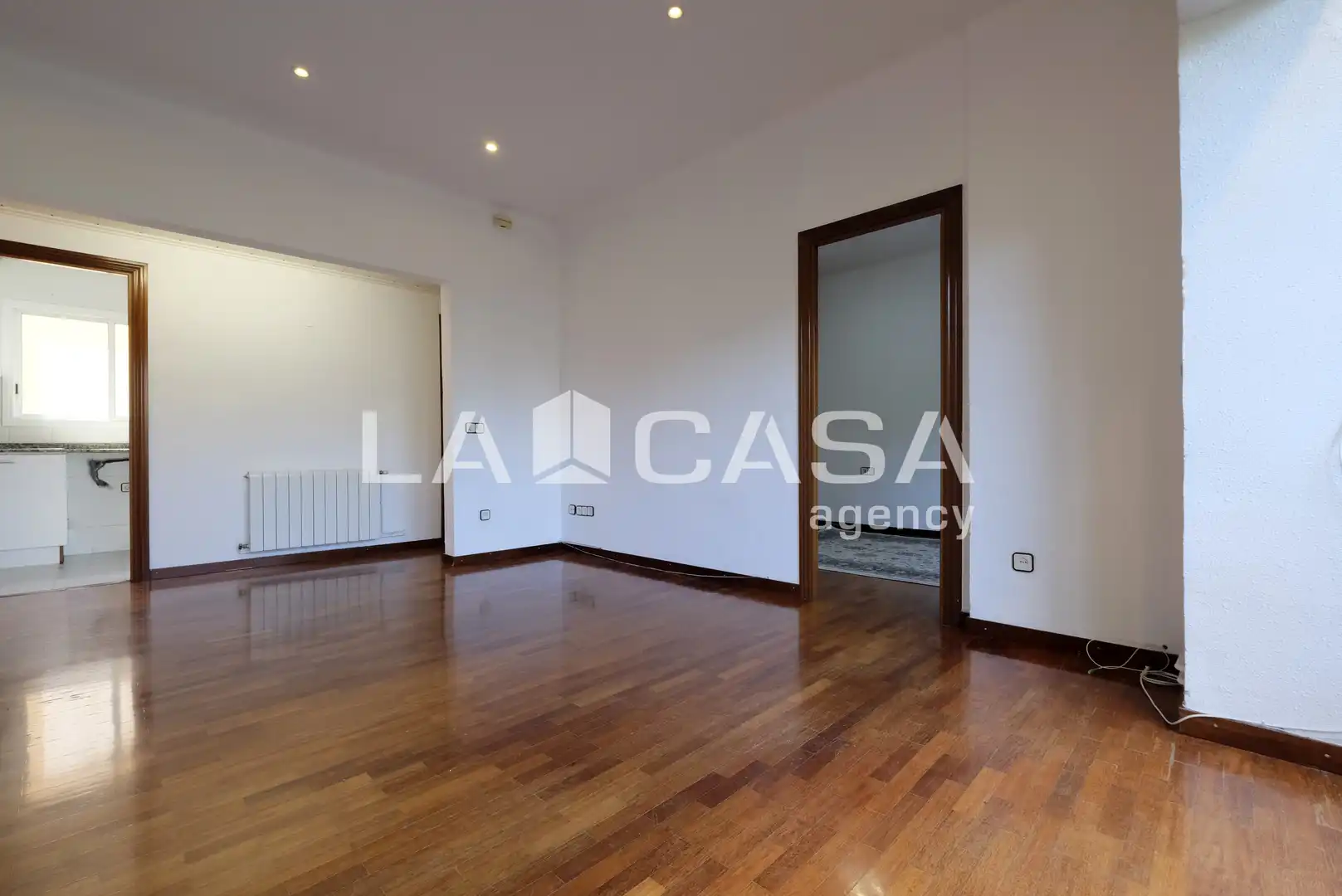 Piso en venta en Barcelona con Calefacción y Balcón