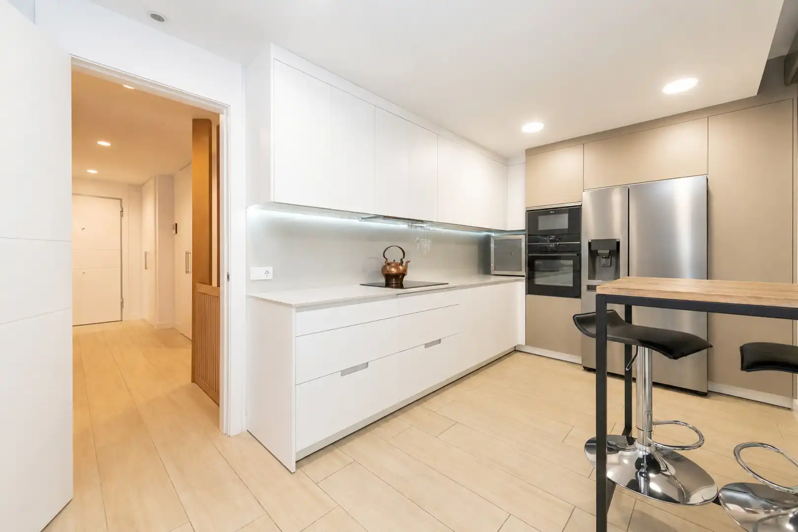 Cocina de Dúplex en venta en Majadahonda con Aire acondicionado, Calefacción y Jardín privado